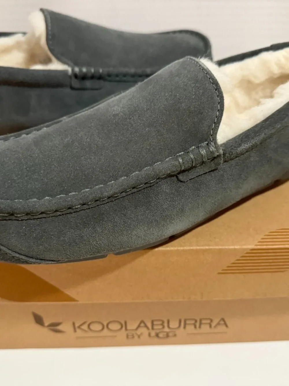 Koolaburra by UGG Tipton Stone Gray Slippers Men's Size 9 1105893 BNIB